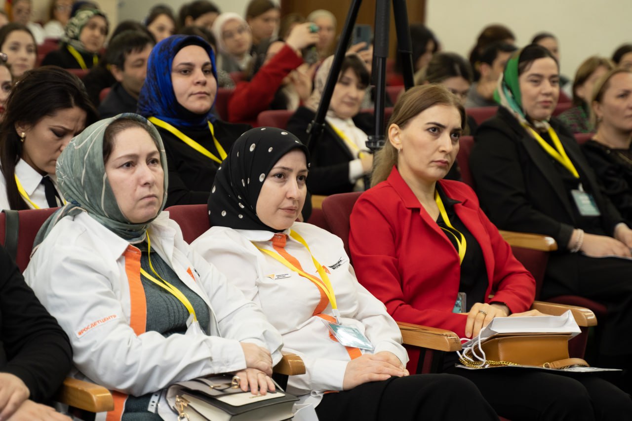 Медицинском  колледже  имени Башларова прошел форум «Особенности воспитательной работы в образовательной организации в современных условиях».